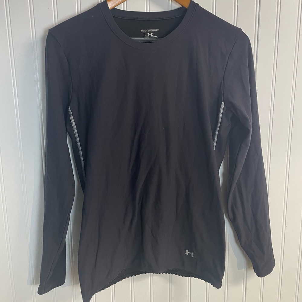 Under armour mid weight large women’s long sleeve with lace at bottom